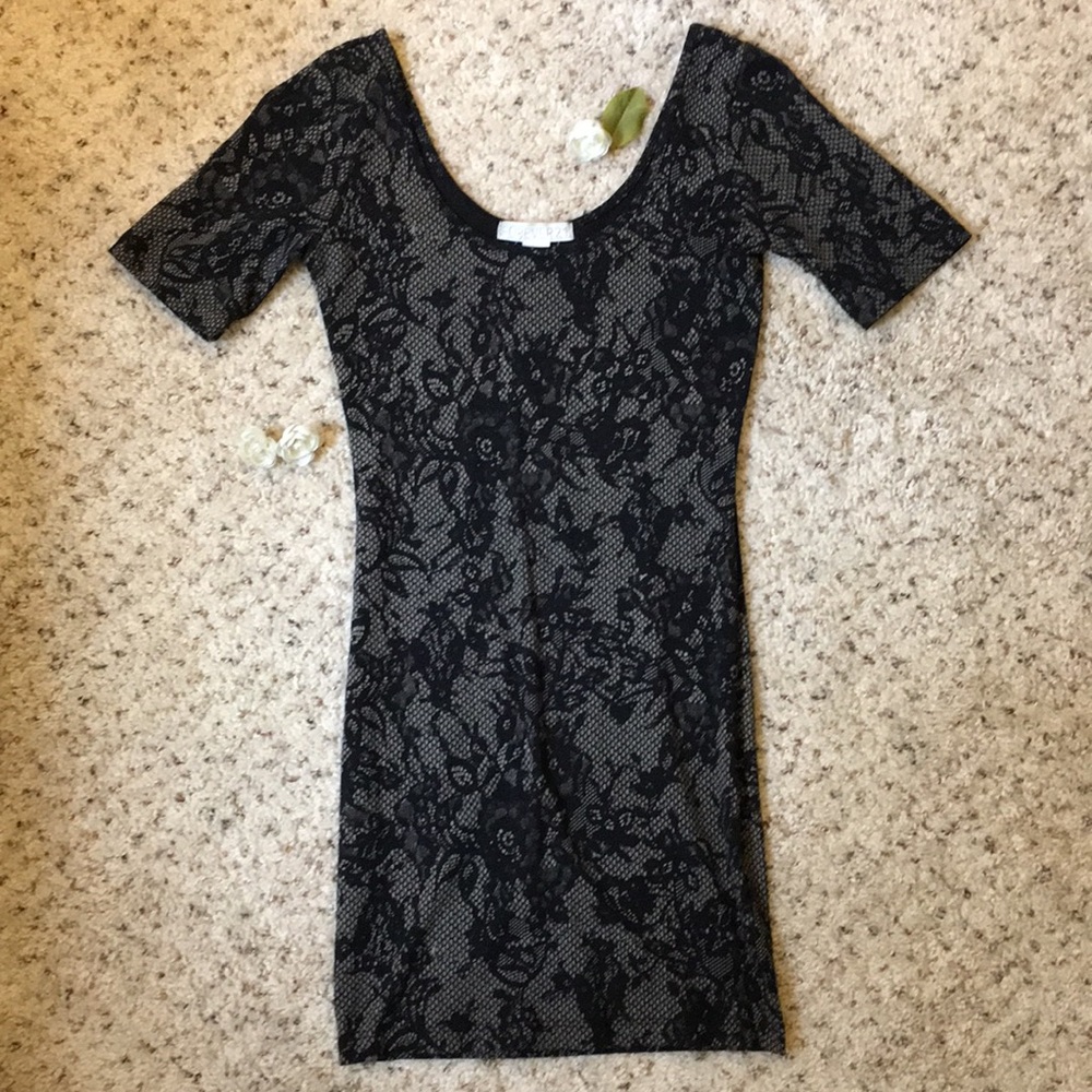 ✨final price✨ Black printed lace dress
